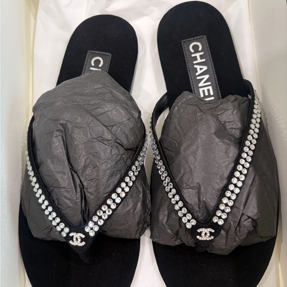 CHANEL suede Crystal Thong Sandals W box - Picture 5 of 6